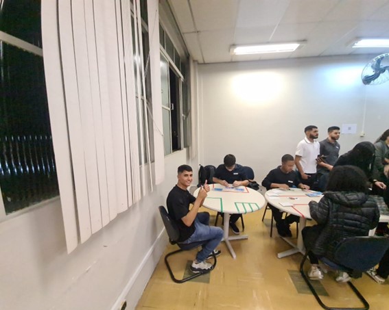 Figura 4 – Evidência do grupo preparando a produção.jpg