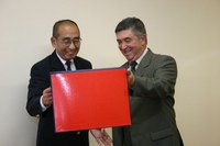 Dr. Ken Yamada é homenageado na Metodista