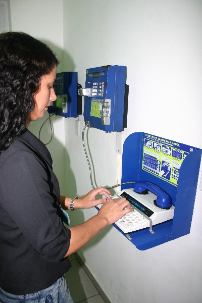 Metodista instala aparelho telefônico especial para deficientes