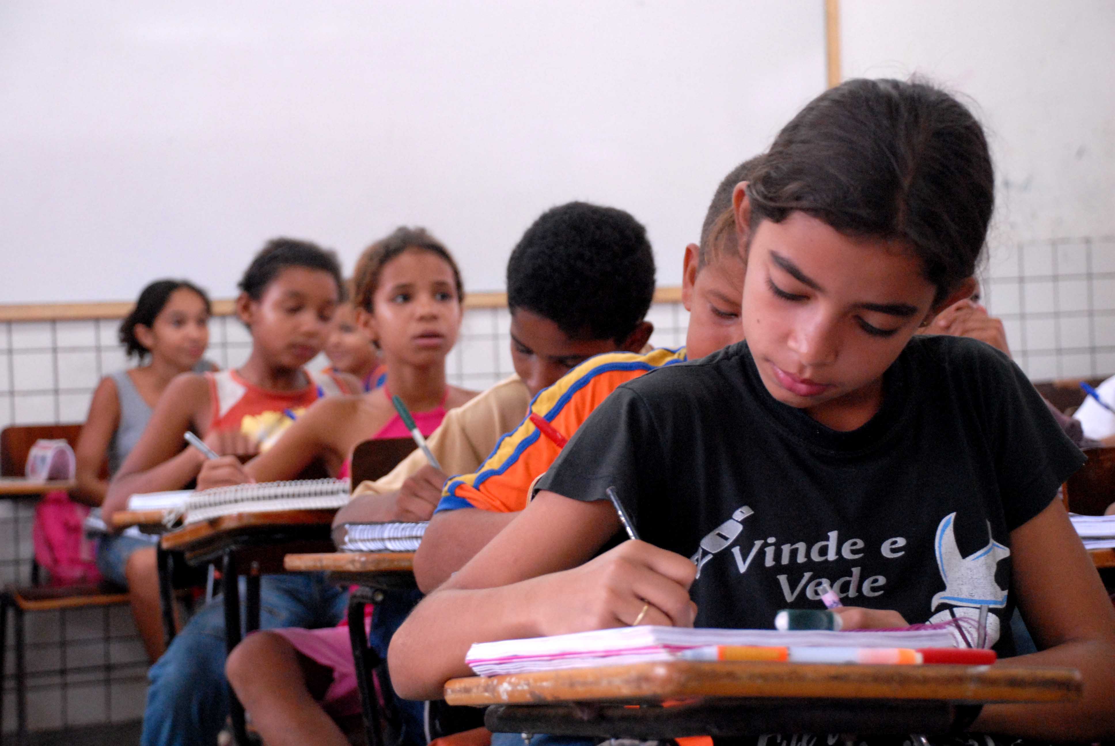 Campanha divulga o dia da educação