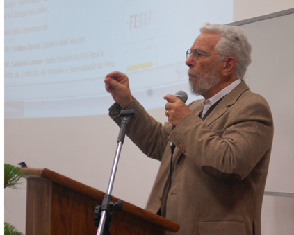 "Os novos direitos vêm da luta e da consciência dos oprimidos", afirma Enrique Dussel
