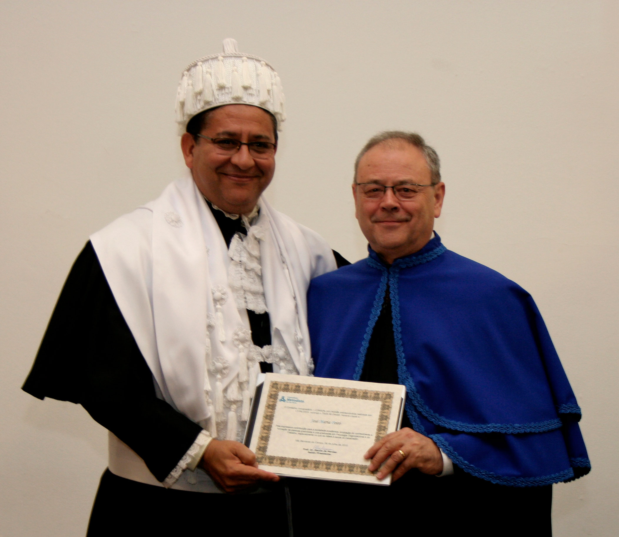 José Peiró recebe título Honoris Causa