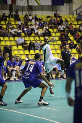 Metodista/São Bernardo encara Unopar/Londrina na semifinal do Pan-Americano de Handebol Clubes