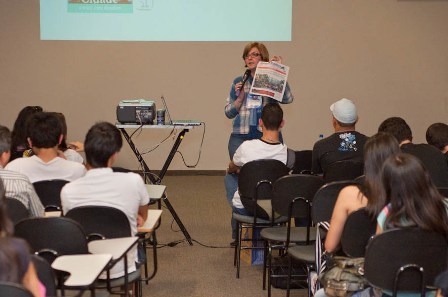Estudantes conhecem curso de jornalismo da Metodista durante Feira Guia do Estudante