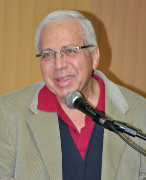 Professor José Marques de Melo recebe homenagem por seus 50 anos de profissão