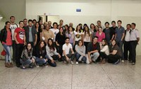 Alunos se reúnem para compartilhar experiências de intercâmbios