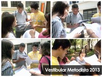 Candidatos conferem os gabaritos ao término da prova 