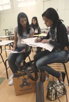 Jogo do Empreendedor exige criatividade dos participantes do Dia da Universidade Aberta Metodista