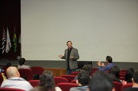 Palestra com dicas de profissões e apresentação da bateria Makossa encerram Dia da Universidade Aberta 2013