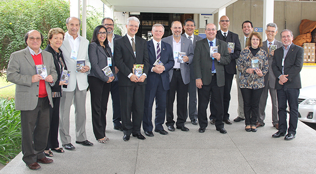 Lideranças da Igreja Metodista e da SBB presentes no lançamento da bíblia personalizada no Cenáculo
