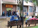 Vestibulandos enfrentam frio e chuva na manhã deste domingo