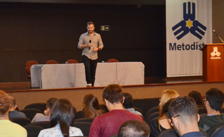 Ex-aluno Metodista hoje no Google falou na Semana da Escola de Engenharias, Tecnologia e Informação
