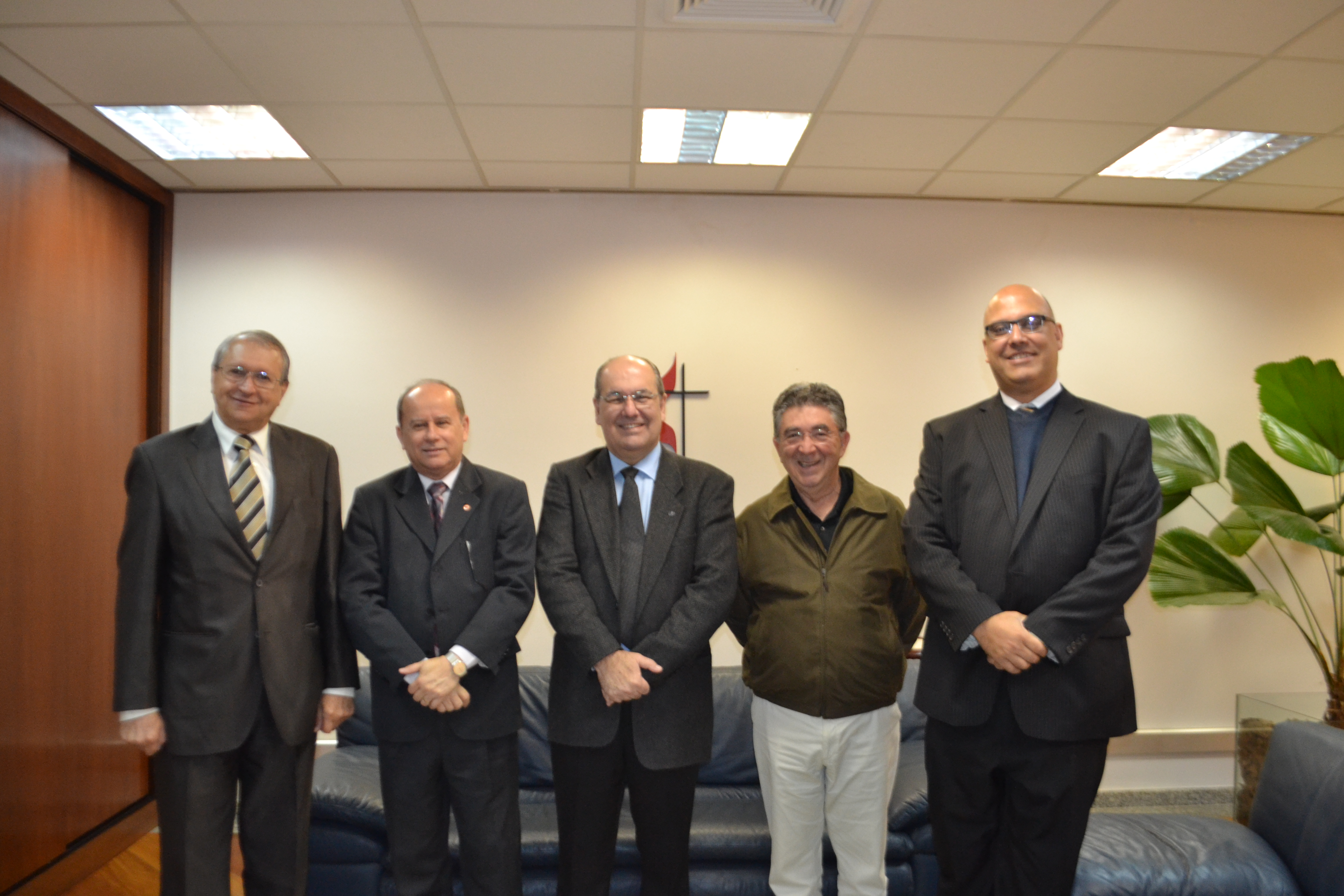 Reitor da Metodista recebe líderes do Mackenzie e do Unasp