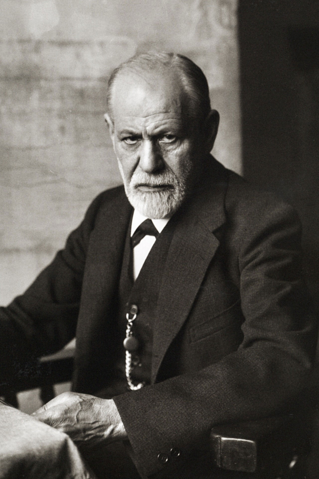 Ciclo Psicanalítico debate Freud e teorias de Édipo, Psicose, Sonhos e Neurose