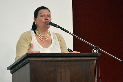Professora Silvia Donnini, secretária Municipal de Educação, ministrou palestra aos presentes 