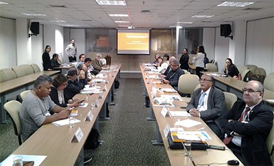 Fórum Nacional de Educação em reunião na sede da Capes