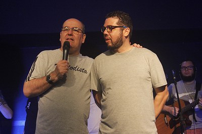 Professores Paulo Borges Campos Júnior e Marcio Oliverio durante saudação aos presentes