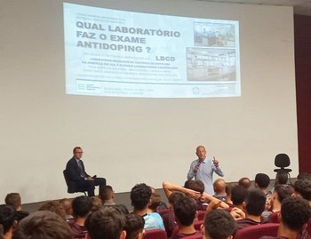 Alunos da Metodista e atletas do Esporte Clube São Bernardo participam de palestra sobre doping e antidoping