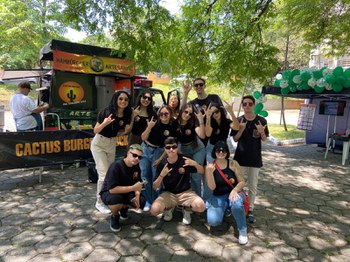 Alunos de PP apresentam trabalhos no festival gastronômico durante o MCX