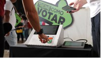 Critérios de remoção de fake news nas eleições preocupam, diz prof. Paganotti à Agência Lupa