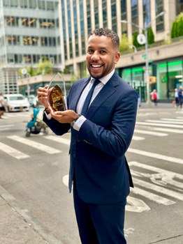 Egresso de jornalismo está entre as 100 Most Influential People of African Descent Under 40, premiação reconhecida pela ONU Egresso de jornalismo está entre as 100 Most Influential People of African Descent Under 40, premiação reconhecida pela ONU