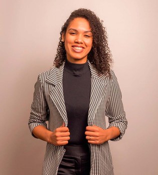 Ex-aluna de Marketing é eleita pela Forbes entre grandes líderes com menos de 30 anos Ex-aluna de Marketing é eleita pela Forbes entre grandes líderes com menos de 30 anos