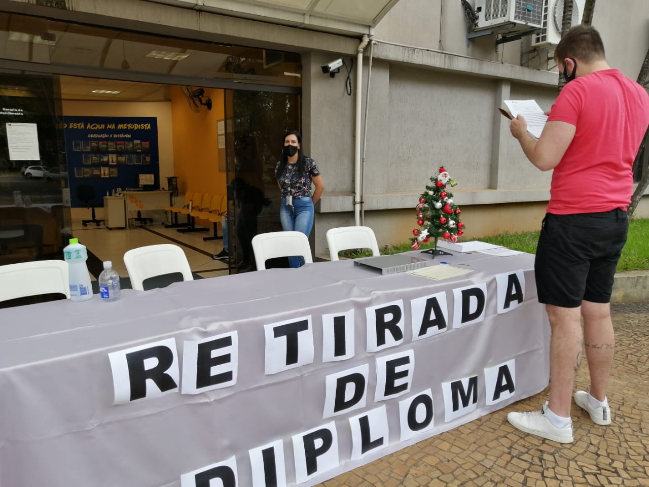 Diplomas-DriveThru4.JPG