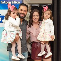 Jéssica e as Gêmeas e Ray Ferrari participam de aula de acolhimento dos cursos de Comunicação EAD