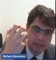 Ministério Público é o advogado da sociedade, define promotor de Justiça a alunos de Direito