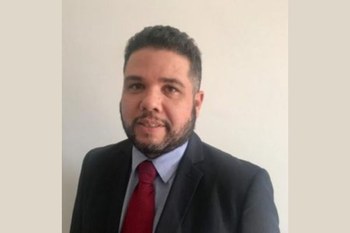 Prevenir para proteger é a mensagem do reitor Marcio Oliverio em artigo sobre ataque de aluno em escola