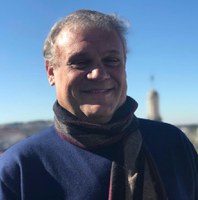 Professor de Pós em Educação e em Ciências da Religião apresenta aula na Universidade dos Açores