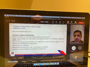 Turmas de Administração-EAD participam de palestras sobre técnicas de negociações